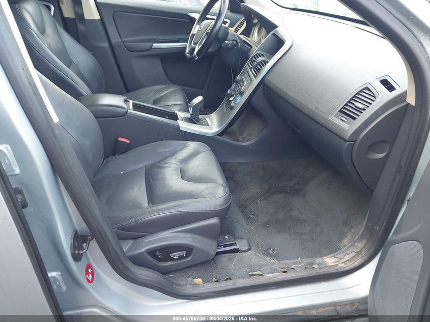 2013 Volvo Xc60 VIN YV4902DZ0D2366835 IAAI salvage auction — NORMAL WEAR, Clear (South Carolina), sold $275 on 2026-08-11 (photo 5)