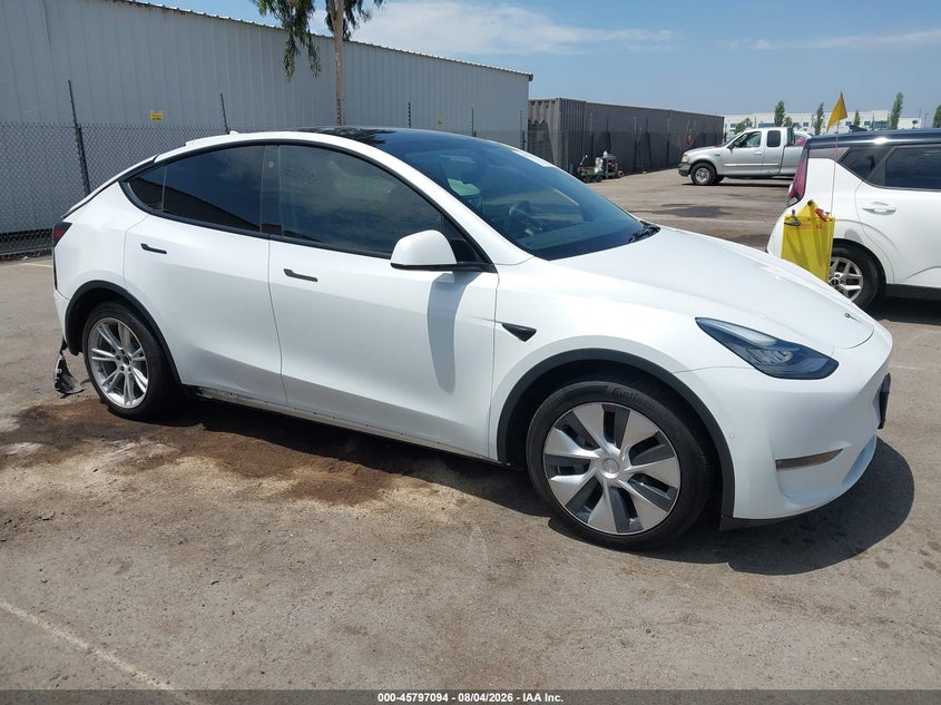 2021 Tesla Model y VIN 5YJYGAEEXMF243752 IAAI salvage auction — REAR END, Wait Title, sold $8,300 on 2026-09-06 (photo 1)