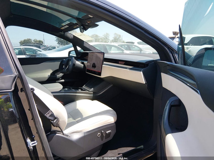 2022 Tesla Model x VIN 7SAXCBE69NF357171 IAAI salvage auction — RIGHT REAR, Salvage (California), sold $25,825 on 2026-08-28 (photo 5)