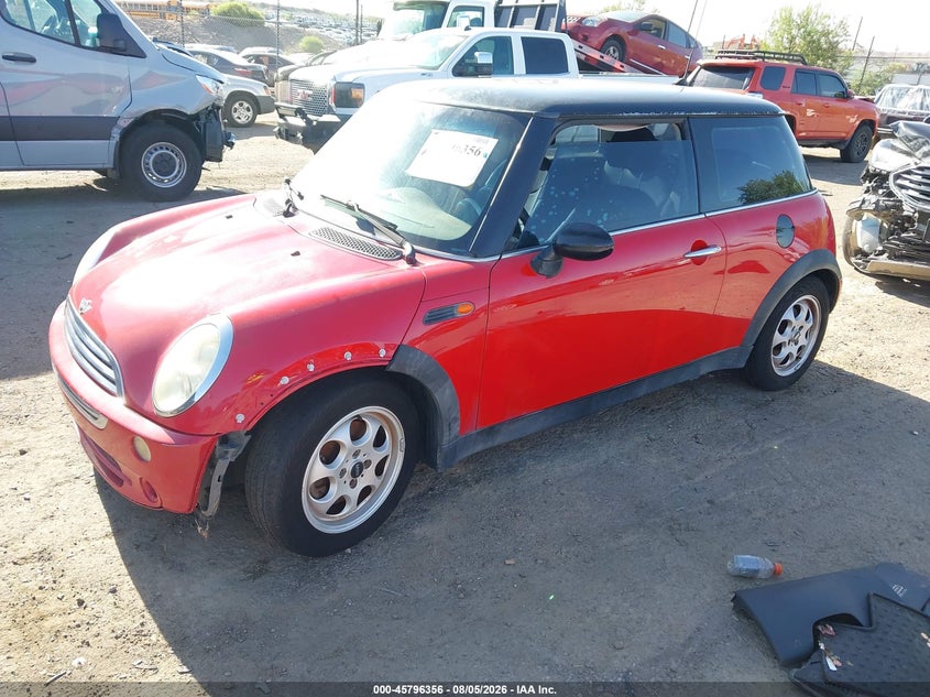 2005 Mini Cooper VIN WMWRC33545TK61724 IAAI salvage auction — NORMAL WEAR, Clear (New Mexico), sold $225 on 2026-08-10 (photo 2)