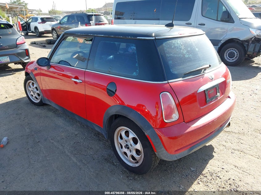 2005 Mini Cooper VIN WMWRC33545TK61724 IAAI salvage auction — NORMAL WEAR, Clear (New Mexico), sold $225 on 2026-08-10 (photo 3)