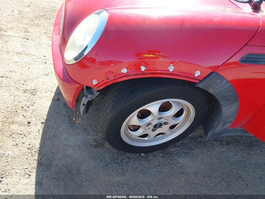 2005 Mini Cooper VIN WMWRC33545TK61724 IAAI salvage auction — NORMAL WEAR, Clear (New Mexico), sold $225 on 2026-08-10 (photo 6)