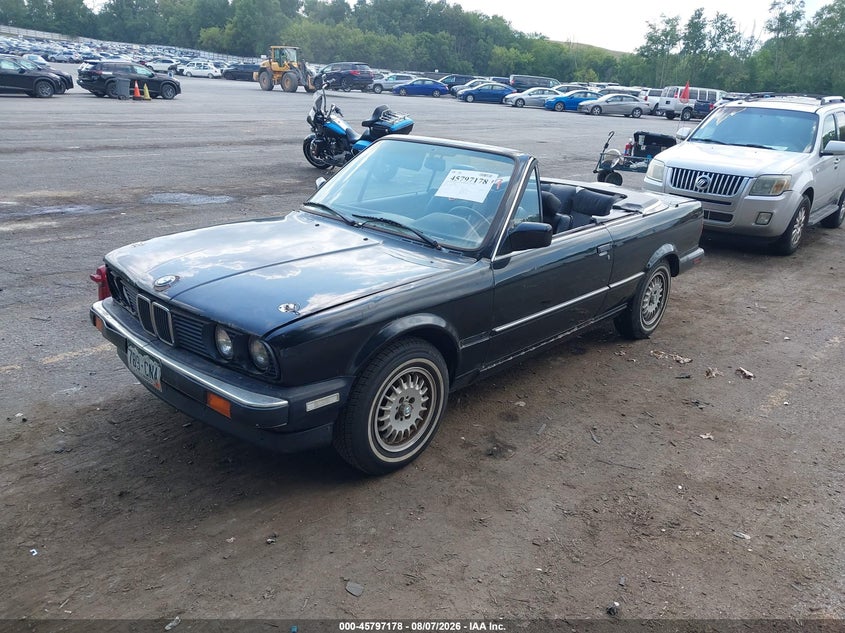 1989 BMW 3 series VIN WBABB2306K8863879 IAAI salvage auction — NORMAL WEAR, Clear (Michigan), sold $1,650 on 2026-08-17 (photo 2)