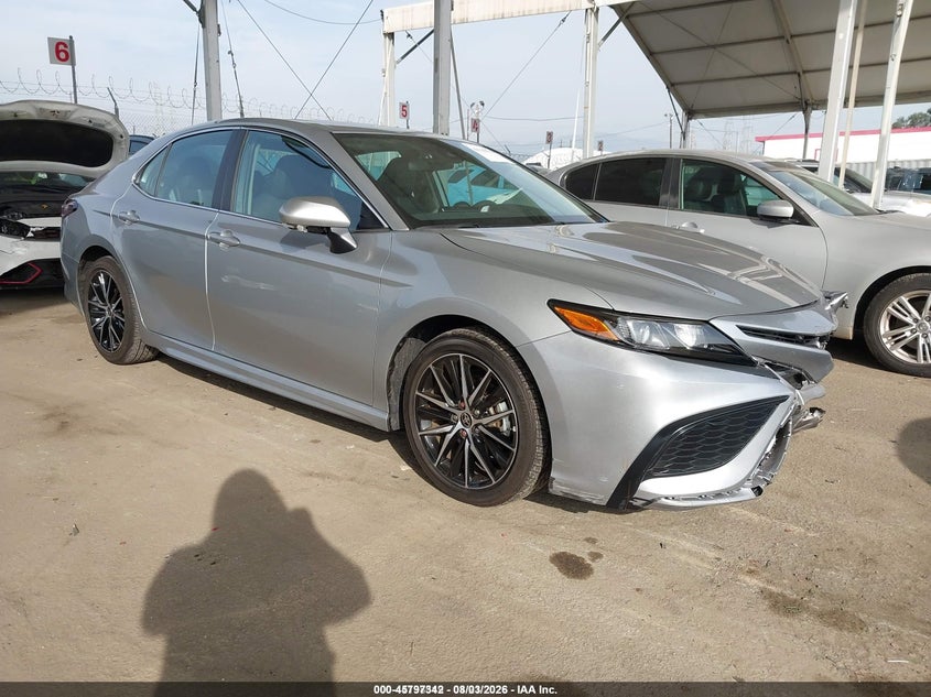 2024 Toyota Camry VIN 4T1G11AK1RU227748 — IAAI salvage auction photo