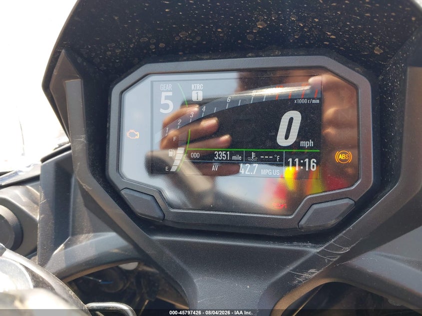 2026 Kawasaki Ninja VIN ML5EXEP14TDAJ6192 IAAI salvage auction — LEFT & RIGHT, Salvage Title, sold $1,450 on 2026-09-23 (photo 7)