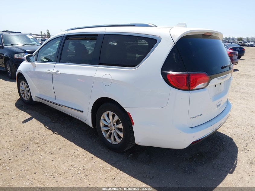 2019 Chrysler Pacifica VIN 2C4RC1BG9KR548263 IAAI salvage auction — SIDE, Salvage Title, sold $0 on 2026-09-10 (photo 3)