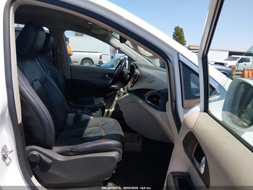 2019 Chrysler Pacifica VIN 2C4RC1BG9KR548263 IAAI salvage auction — SIDE, Salvage Title, sold $0 on 2026-09-10 (photo 5)