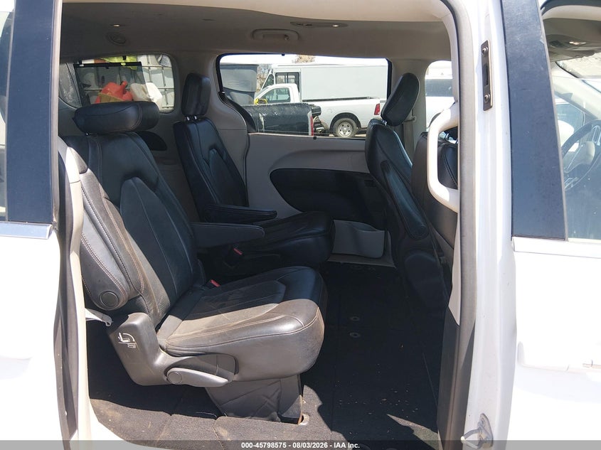 2019 Chrysler Pacifica VIN 2C4RC1BG9KR548263 IAAI salvage auction — SIDE, Salvage Title, sold $0 on 2026-09-10 (photo 8)