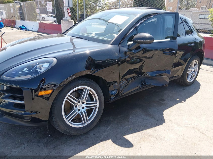 2020 Porsche Macan VIN WP1AB2A50LLB36005 IAAI salvage auction — LEFT SIDE, Wait Title, sold $12,600 on 2026-10-08 (photo 6)