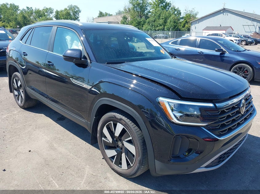 2024 Volkswagen Atlas cross sport VIN 1V2KE2CA3RC257304 — IAAI salvage auction photo