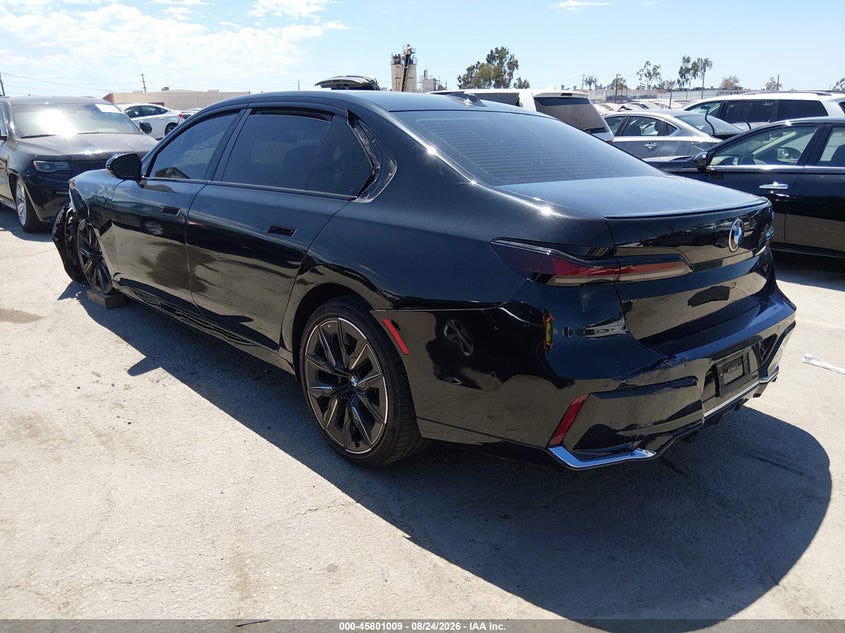 2024 BMW 7er VIN WBA23EH09RCS61668 IAAI salvage auction — LEFT FRONT, Salvage Title, sold $28,950 on 2026-10-19 (photo 3)