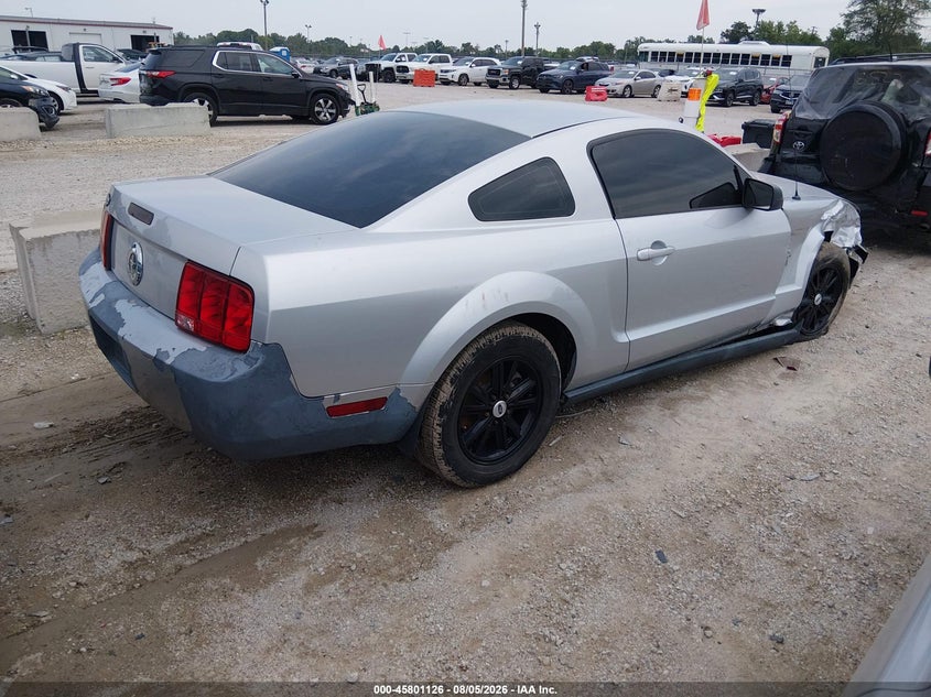 2009 Ford Mustang VIN 1ZVHT80N595123150 IAAI salvage auction — NORMAL WEAR, Clear (Illinois), sold $925 on 2026-09-11 (photo 4)
