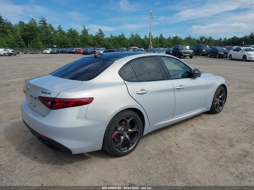 2020 Alfa romeo Giulia VIN ZARFANBN4L7636306 IAAI salvage auction — REAR END, Wait Title, sold $7,375 on 2026-10-02 (photo 4)