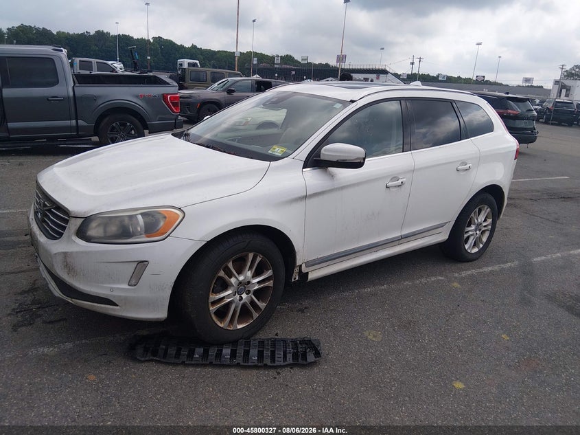 2015 Volvo Xc60 VIN YV4612RK2F2677018 IAAI salvage auction — NORMAL WEAR, Clear (New Jersey), sold $400 on 2026-08-17 (photo 2)