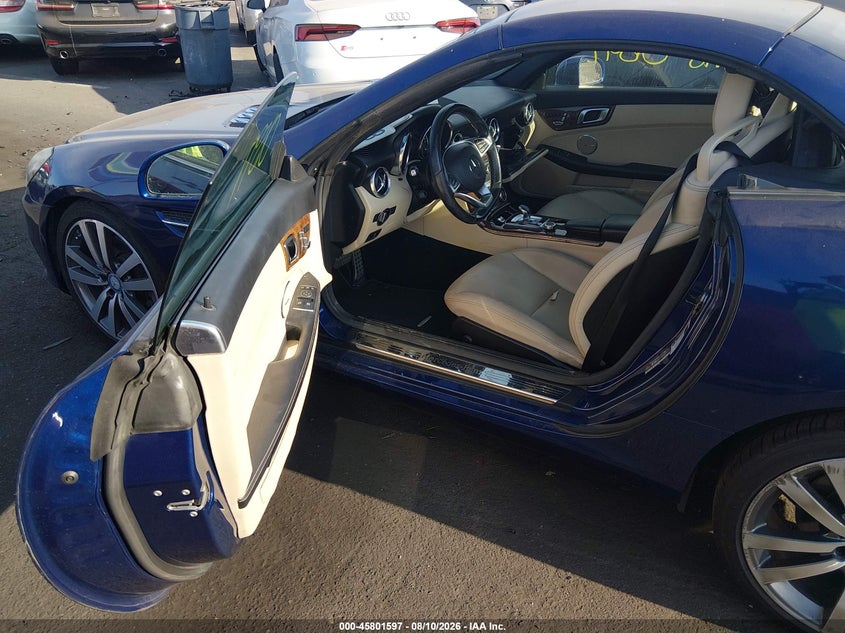 2017 Mercedes-benz Slc-klasse VIN WDDPK3JA5HF138052 IAAI salvage auction — REAR END, Salvage Title, sold $5,250 on 2026-09-11 (photo 5)