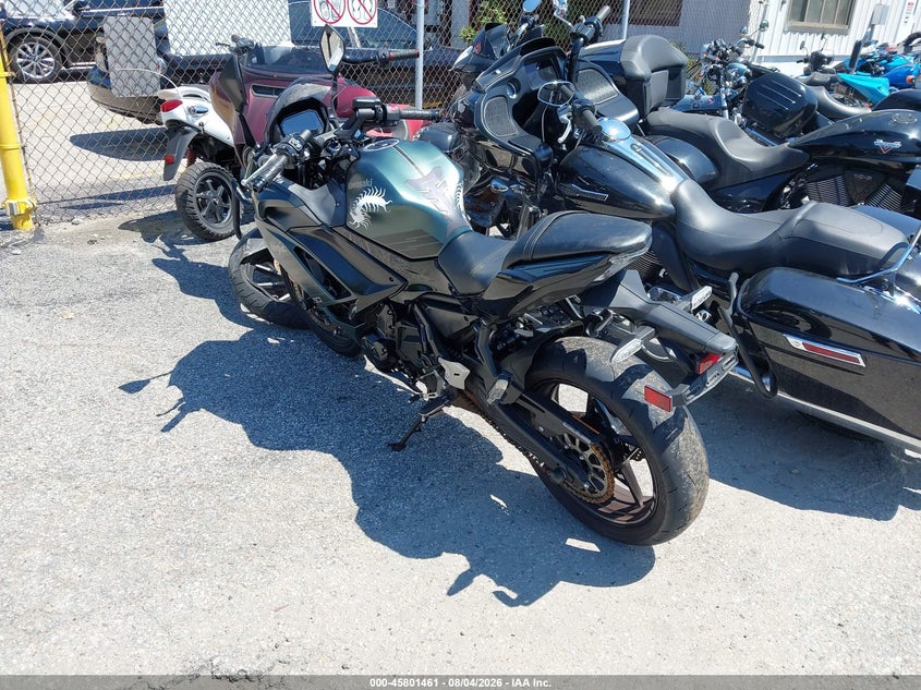 2025 Kawasaki Ninja VIN ML5EXEP19SDAG0165 IAAI salvage auction — SIDE, Wait Title, sold $1,400 on 2026-10-09 (photo 3)