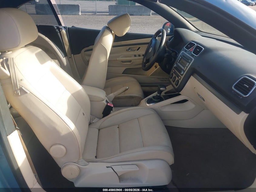 2008 Volkswagen Eos VIN WVWBA71F38V002860 IAAI salvage auction — NORMAL WEAR, Clear (Florida), sold $325 on 2026-08-18 (photo 5)
