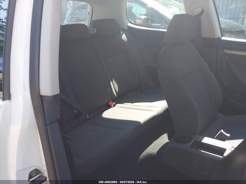 2008 Volkswagen Rabbit VIN WVWBB71K58W304445 IAAI salvage auction — NORMAL WEAR, Clear (New Jersey), sold $425 on 2026-08-12 (photo 8)