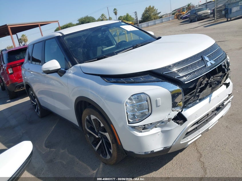 2024 Mitsubishi Outlander VIN JA4J4VA82RZ033269 IAAI salvage auction — FRONT END, Salvage (California), sold $10,325 on 2026-08-29 (photo 1)
