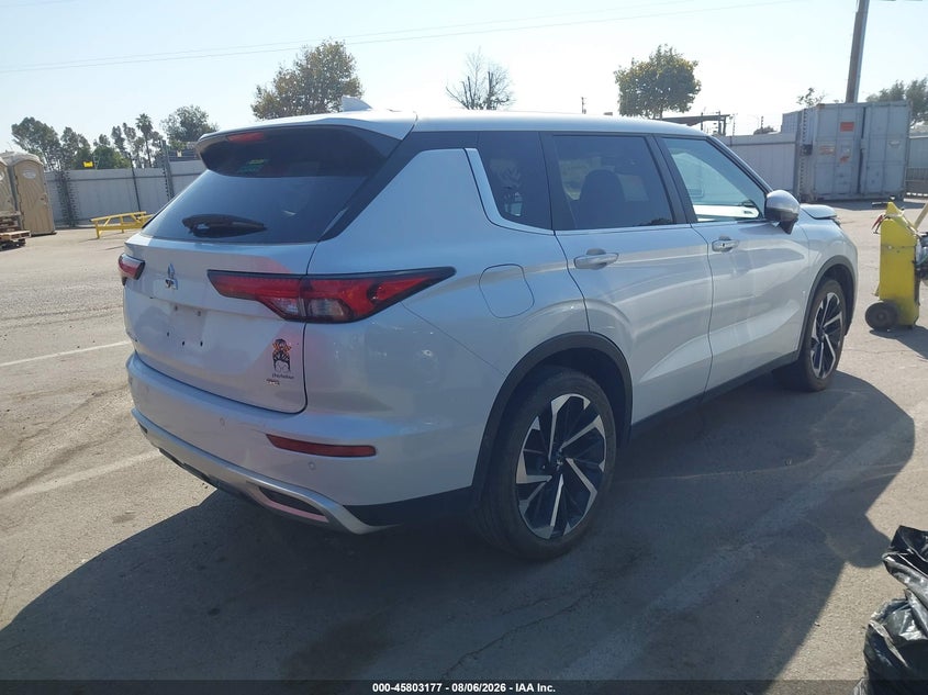 2024 Mitsubishi Outlander VIN JA4J4VA82RZ033269 IAAI salvage auction — FRONT END, Salvage (California), sold $10,325 on 2026-08-29 (photo 4)