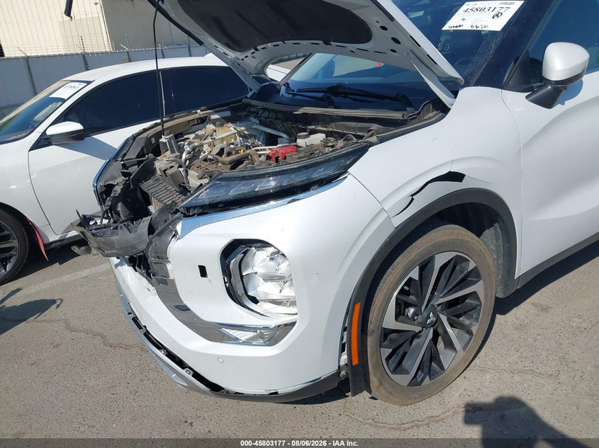 2024 Mitsubishi Outlander VIN JA4J4VA82RZ033269 IAAI salvage auction — FRONT END, Salvage (California), sold $10,325 on 2026-08-29 (photo 6)