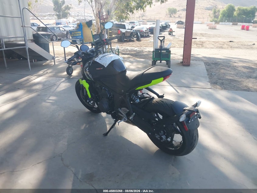 2024 Triumph motorcycle Trident 660 VIN SMTL10UL9RTBN0445 IAAI salvage auction — SIDE, Wait Title, sold $2,850 on 2026-10-13 (photo 3)