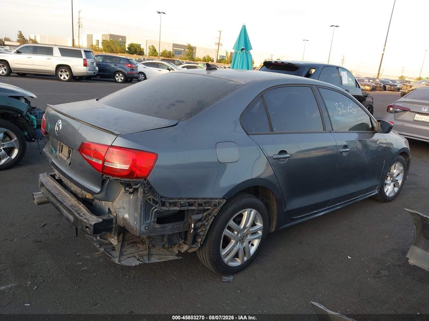 2015 Volkswagen Jetta VIN 3VW2K7AJ3FM211957 IAAI salvage auction — REAR END, Salvage Title, sold $1,400 on 2026-08-14 (photo 4)