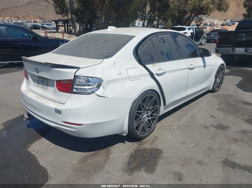2014 BMW 3er VIN WBA3C1C52EK110753 IAAI salvage auction — NORMAL WEAR, Salvage (California), sold $425 on 2026-08-11 (photo 4)