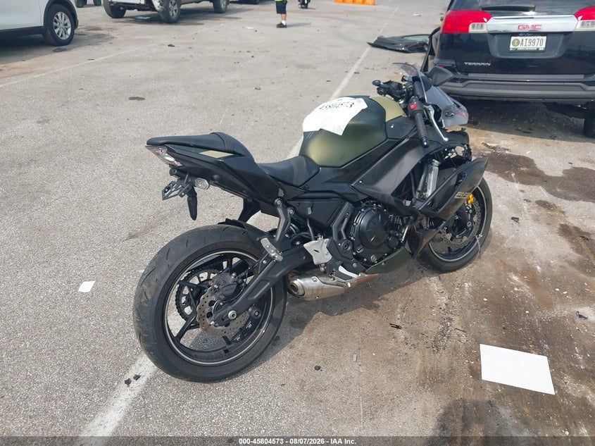 2024 Kawasaki Ninja VIN ML5EXER18RDAD5507 IAAI salvage auction — FRONT END, Wait Title, sold $1,050 on 2026-10-07 (photo 4)