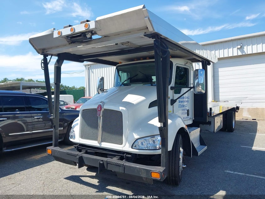 2016 Kenworth Construction VIN 2NKHHJ7X9GM122355 IAAI salvage auction — NORMAL WEAR, Clear (New York), sold $20,950 on 2026-08-25 (photo 2)