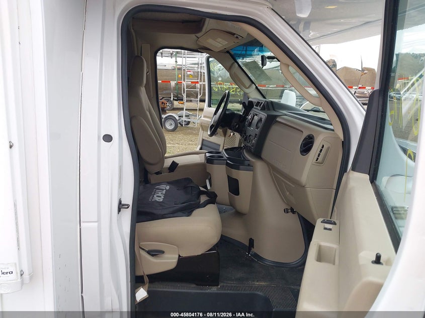 2017 Ford Econoline VIN 1FDWE3FS9HDC70270 IAAI salvage auction — SIDE, Salvage Title, sold $9,850 on 2026-09-29 (photo 5)