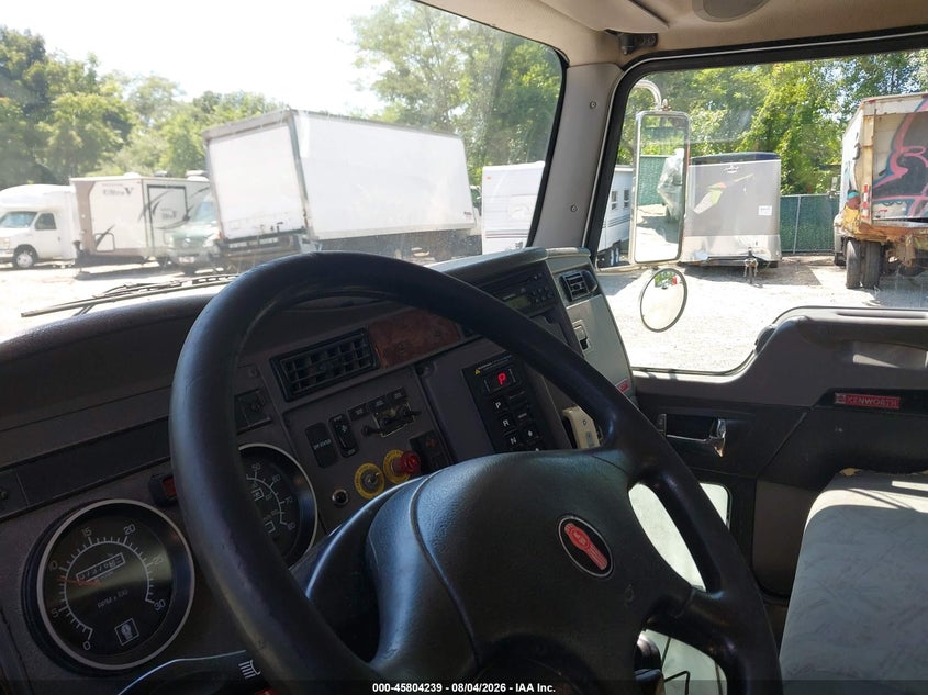 2009 Kenworth Construction VIN 3BKHHM5H09F246729 IAAI salvage auction — FRONT END, Clear (New York), sold $25 on 2026-09-08 (photo 7)