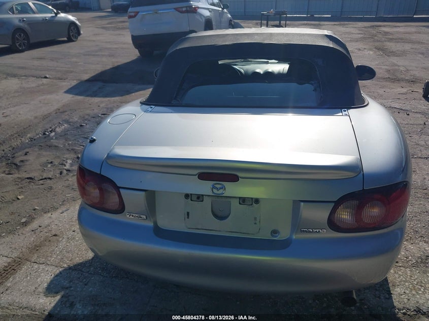 2002 Mazda Mx-5 miata VIN JM1NB353520232343 IAAI salvage auction — NORMAL WEAR, Clear (Florida), sold $400 on 2026-08-24 (photo 6)