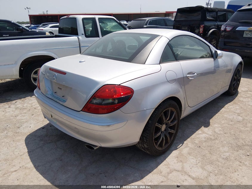 2008 Mercedes-benz Slk-class VIN WDBWK56F28F179467 IAAI salvage auction — NORMAL WEAR, Original (Texas), sold $1,250 on 2026-08-17 (photo 4)