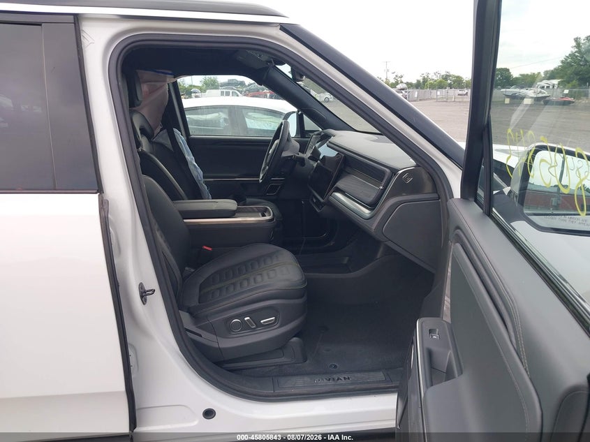 2024 Rivian R1s VIN 7PDSGBBA9RN037210 IAAI salvage auction — LEFT SIDE, Salvage Title, sold $17,975 on 2026-09-01 (photo 5)
