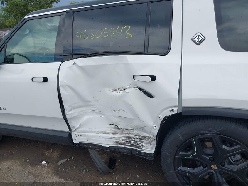 2024 Rivian R1s VIN 7PDSGBBA9RN037210 IAAI salvage auction — LEFT SIDE, Salvage Title, sold $17,975 on 2026-09-01 (photo 6)