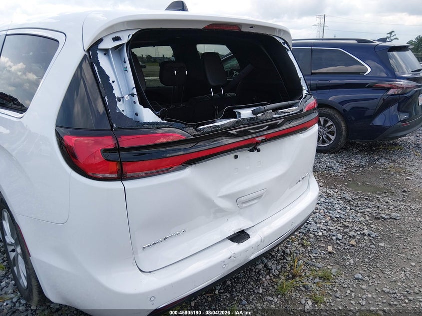 2027 Chrysler Pacifica VIN 2C4RC1GG3VR571714 IAAI salvage auction — REAR END, Wait Title, sold $17,050 on 2026-08-26 (photo 6)