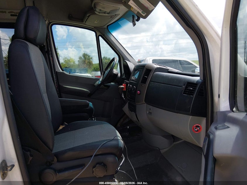 2008 Dodge Sprinter VIN WDWPE845685331603 IAAI salvage auction — REAR END, Rebuildable (Florida), sold $6,400 on 2026-08-18 (photo 5)