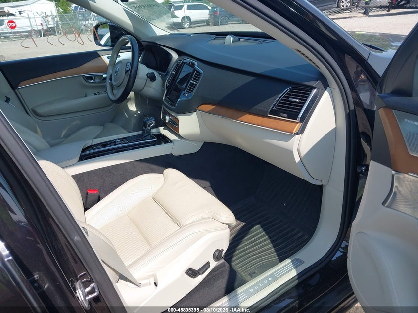 2017 Volvo Xc90 VIN YV4A22PL4H1165188 IAAI salvage auction — SIDE, Salvage (Virginia), sold $4,500 on 2026-08-15 (photo 5)