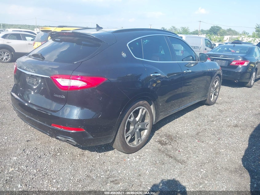 2017 Maserati Levante VIN ZN661XUS6HX222586 IAAI salvage auction — NORMAL WEAR, Clear (Virginia), sold $2,900 on 2026-08-10 (photo 4)