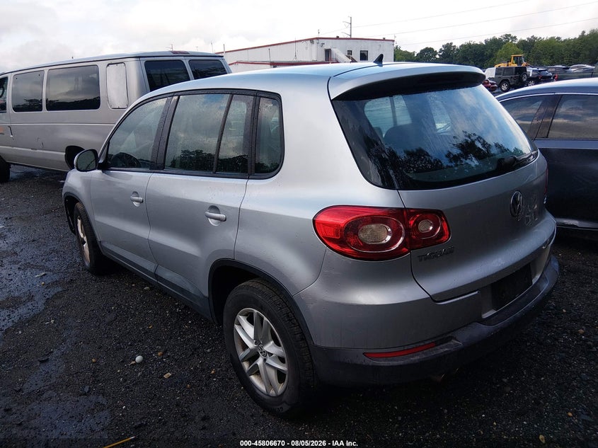 2011 Volkswagen Tiguan VIN WVGAV7AXXBW558590 IAAI salvage auction — NORMAL WEAR, Clear (Virginia), sold $850 on 2026-08-19 (photo 3)