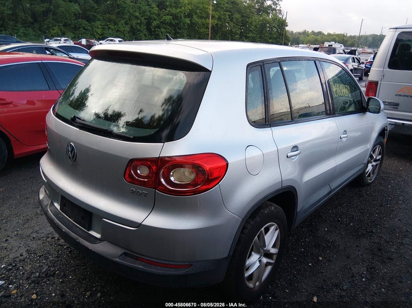 2011 Volkswagen Tiguan VIN WVGAV7AXXBW558590 IAAI salvage auction — NORMAL WEAR, Clear (Virginia), sold $850 on 2026-08-19 (photo 4)