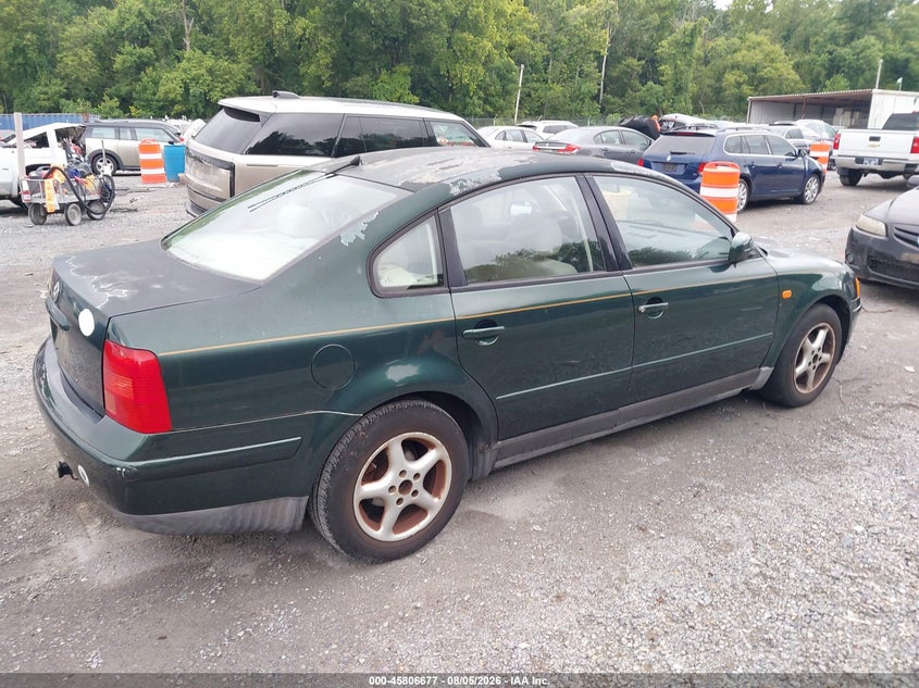 1998 Volkswagen Passat VIN WVWMA63B6WE118175 IAAI salvage auction — NORMAL WEAR, Clear (Virginia), sold $25 on 2026-08-11 (photo 4)