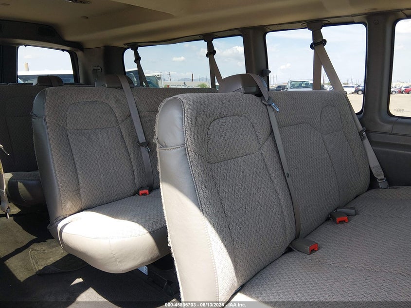 2017 Chevrolet Express 3500 VIN 1GAZGPFG7H1270955 IAAI salvage auction — NORMAL WEAR, Sf97 (Arizona), sold $16,375 on 2026-09-10 (photo 8)