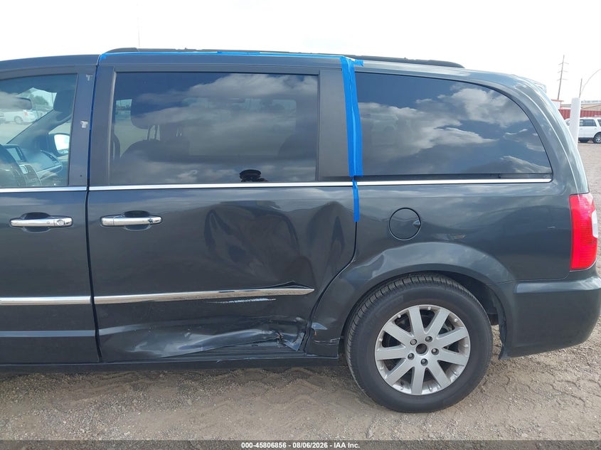 2011 Chrysler Town & country VIN 2A4RR8DG5BR713093 IAAI salvage auction — SIDE, Original (Texas), sold $725 on 2026-09-07 (photo 6)