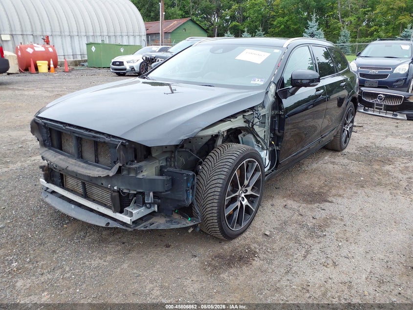 2018 Volvo V90 cross country VIN YV4A22NL4J1020516 IAAI salvage auction — LEFT FRONT, Salvage Title, sold $8,200 on 2026-08-15 (photo 2)