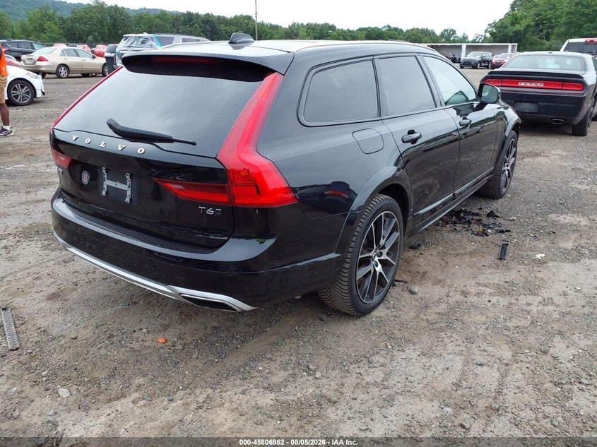 2018 Volvo V90 cross country VIN YV4A22NL4J1020516 IAAI salvage auction — LEFT FRONT, Salvage Title, sold $8,200 on 2026-08-15 (photo 4)