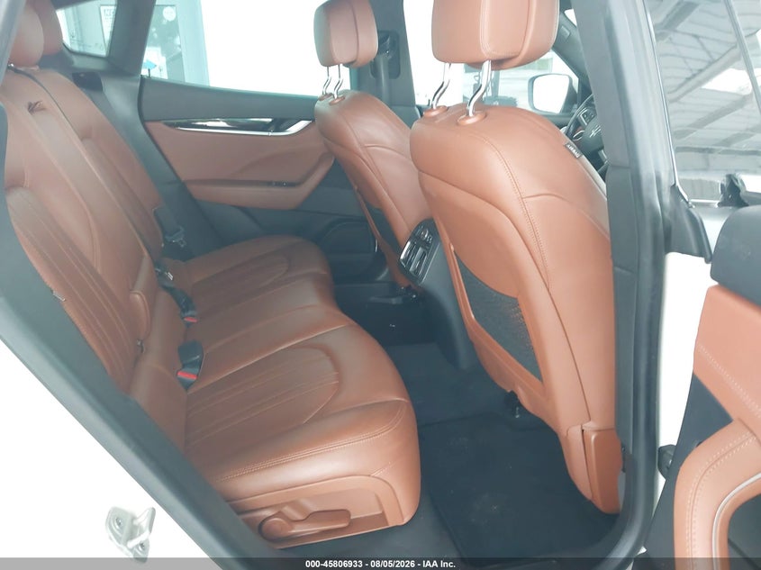 2019 Maserati Levante VIN ZN661XUA2KX329472 IAAI salvage auction — NORMAL WEAR, Salvage Title, sold $3,700 on 2026-08-24 (photo 8)