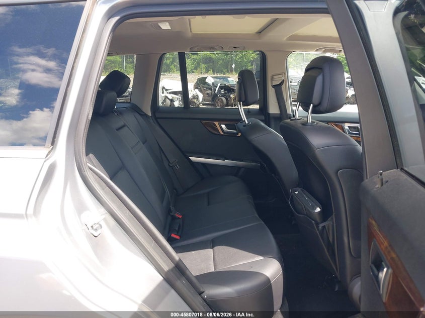 2015 Mercedes-benz Glk-klasse VIN WDCGG8JB3FG381538 IAAI salvage auction — WATER/FLOOD, Salvage Title, sold $3,150 on 2026-08-14 (photo 8)