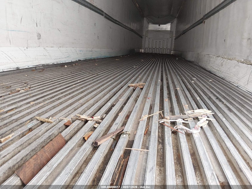 2014 Utility trailer mfg 3000r VIN 1UYVS2539EM773923 IAAI salvage auction — SIDE, Salvage (Maine), sold $500 on 2026-09-16 (photo 8)